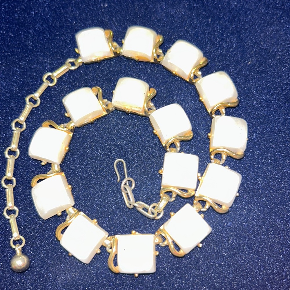 Vintage CORO Cream Lucite Thermoset Plastic Mid Century Choker Necklace